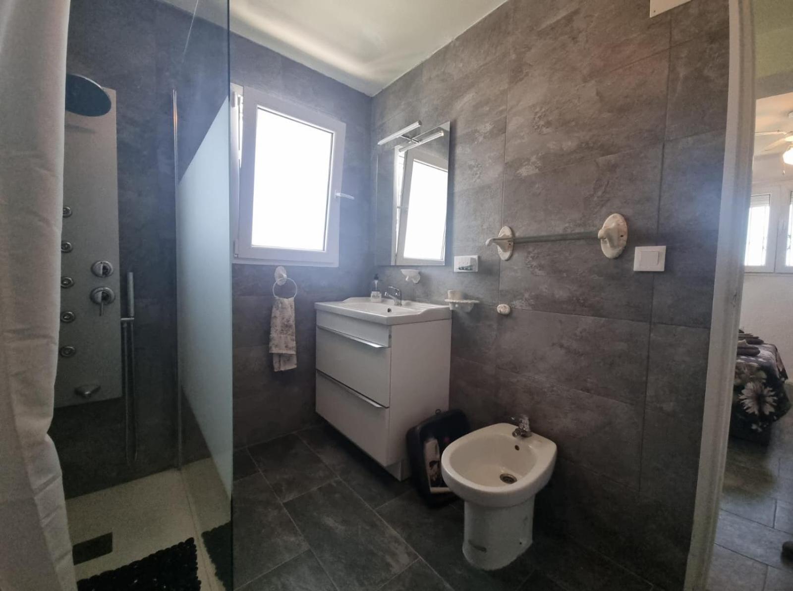 Private Room Ensuite With Balcony Chiclana de la Frontera Exteriér fotografie